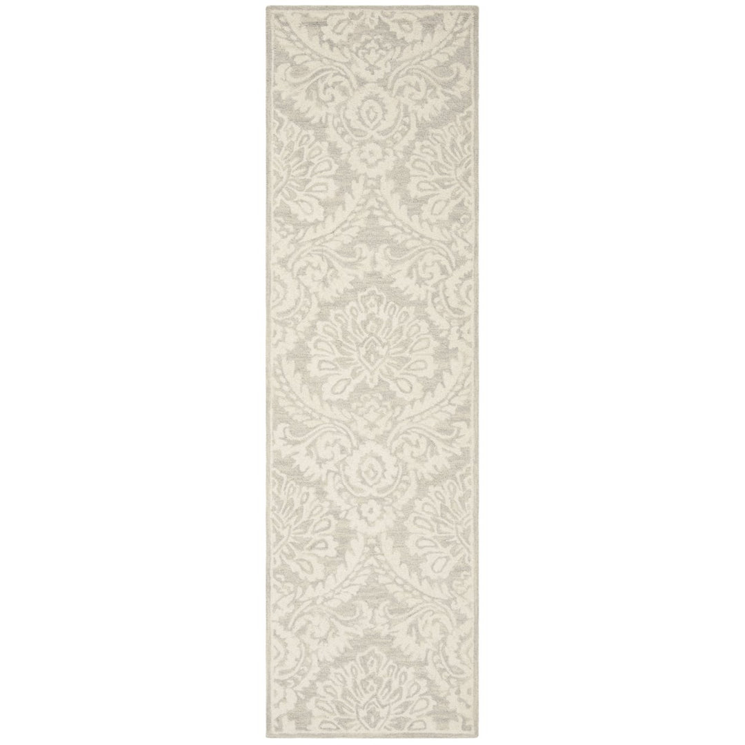 SAFAVIEH Blossom BLM106G Handmade Silver / Ivory Rug Image 5