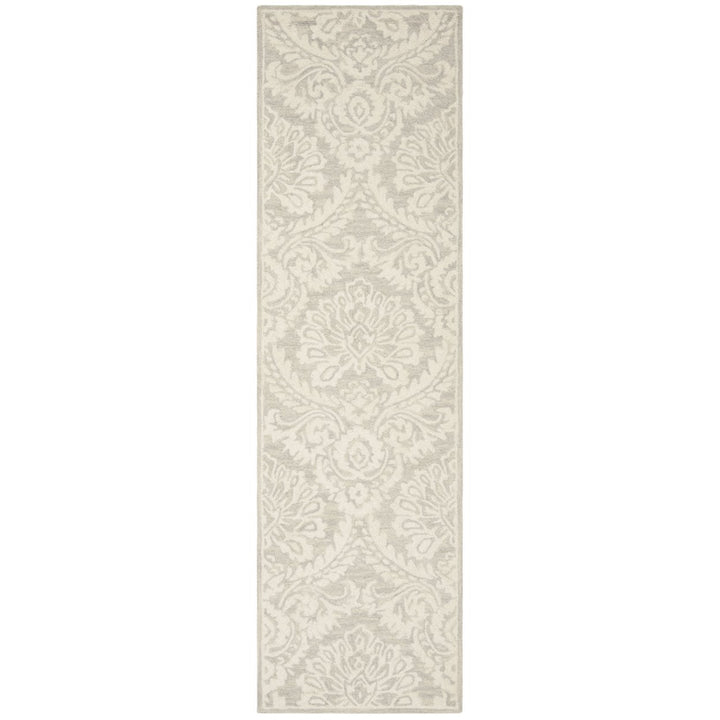 SAFAVIEH Blossom BLM106G Handmade Silver / Ivory Rug Image 5