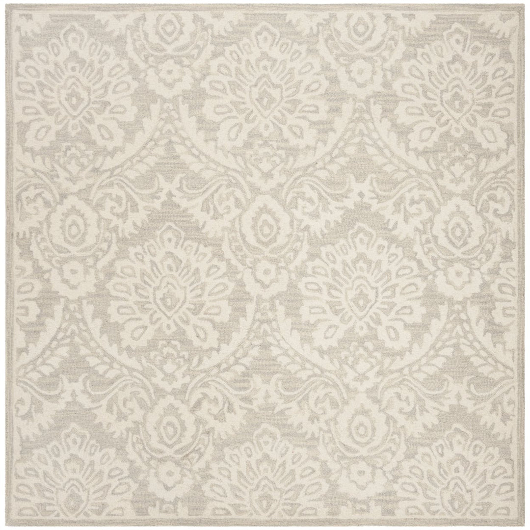 SAFAVIEH Blossom BLM106G Handmade Silver / Ivory Rug Image 6