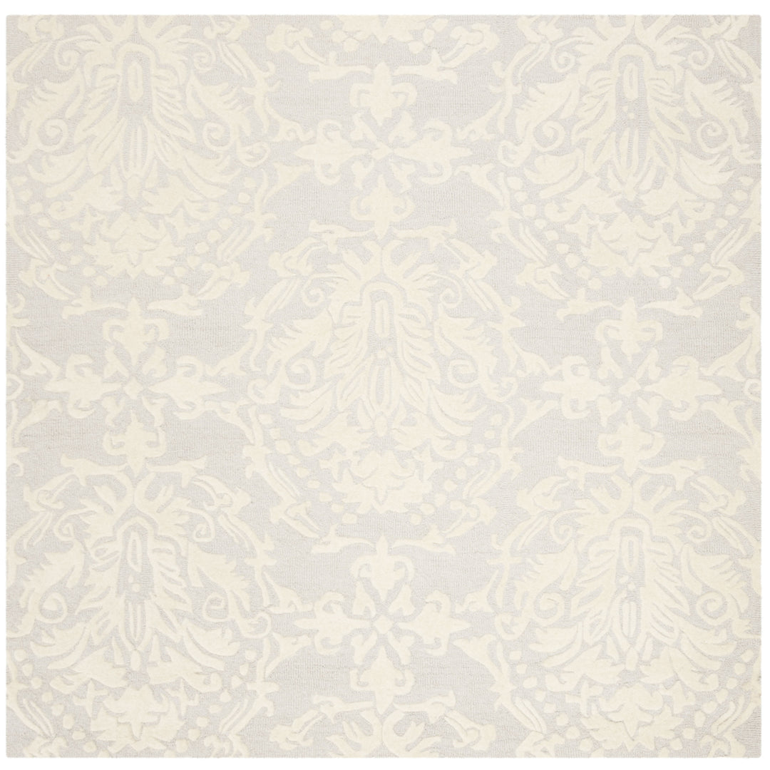 SAFAVIEH Blossom BLM107A Handmade Light Grey / Ivory Rug Image 10