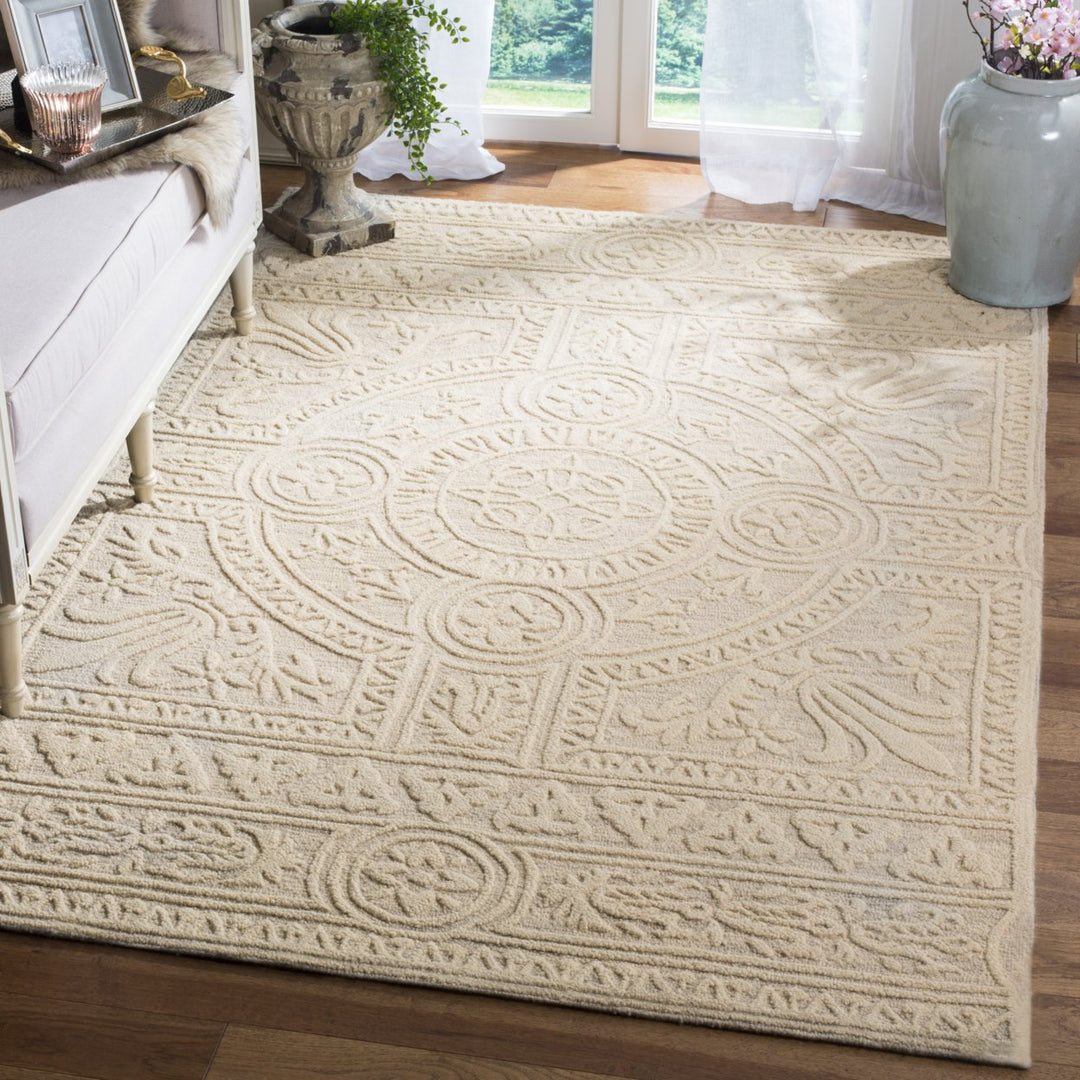 SAFAVIEH Blossom BLM109F Handmade Light Grey / Ivory Rug Image 1