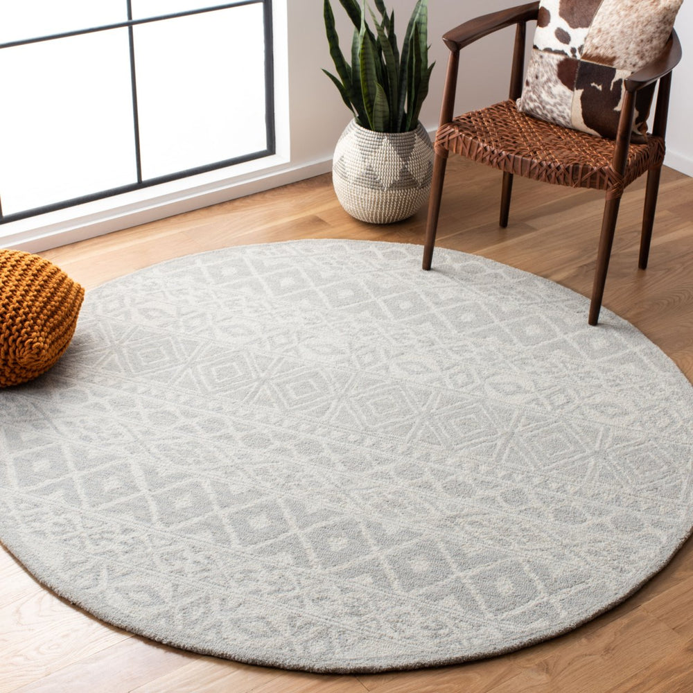 SAFAVIEH Blossom BLM113G Handmade Silver / Ivory Rug Image 2