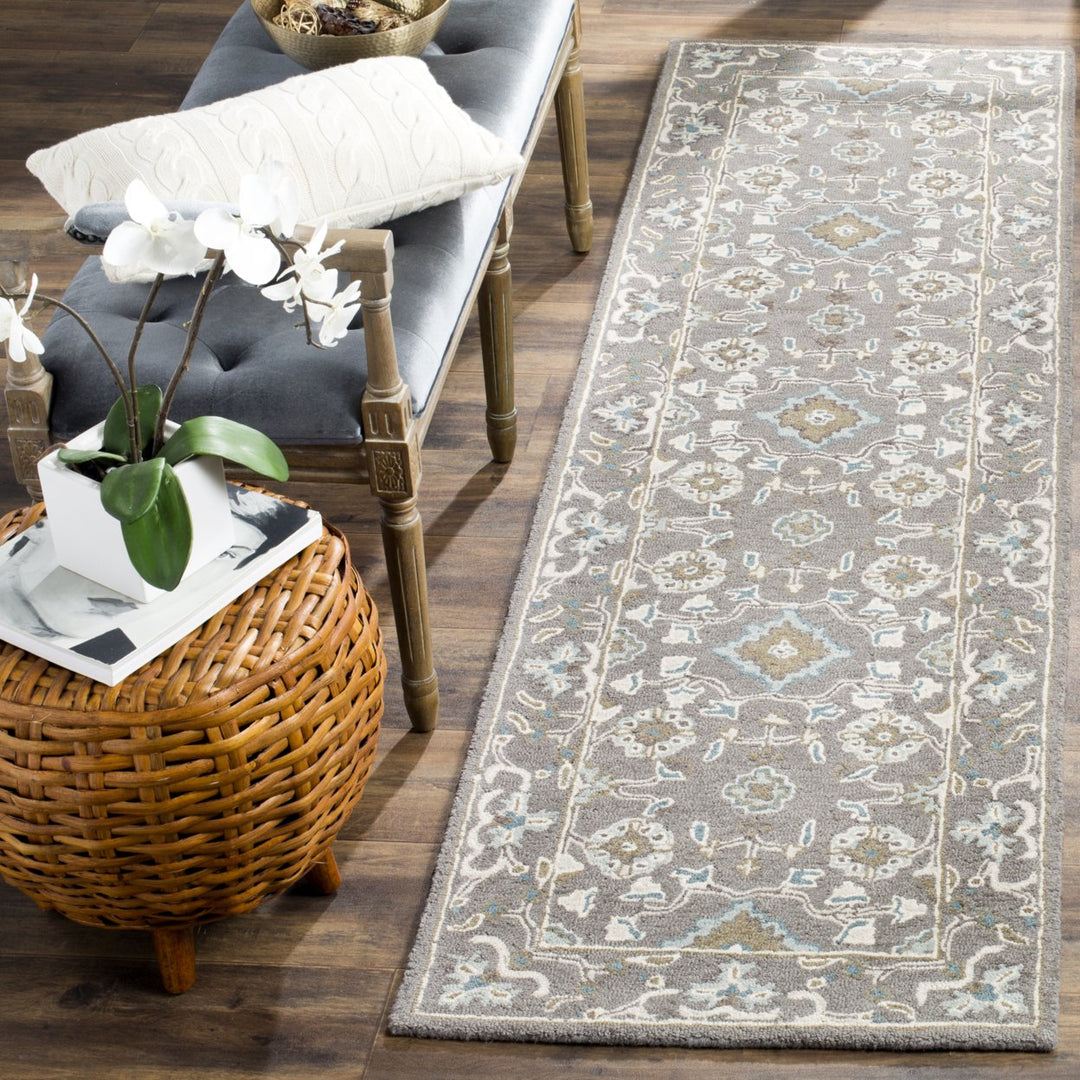 SAFAVIEH Blossom Collection BLM218A Handmade Grey Rug Image 2