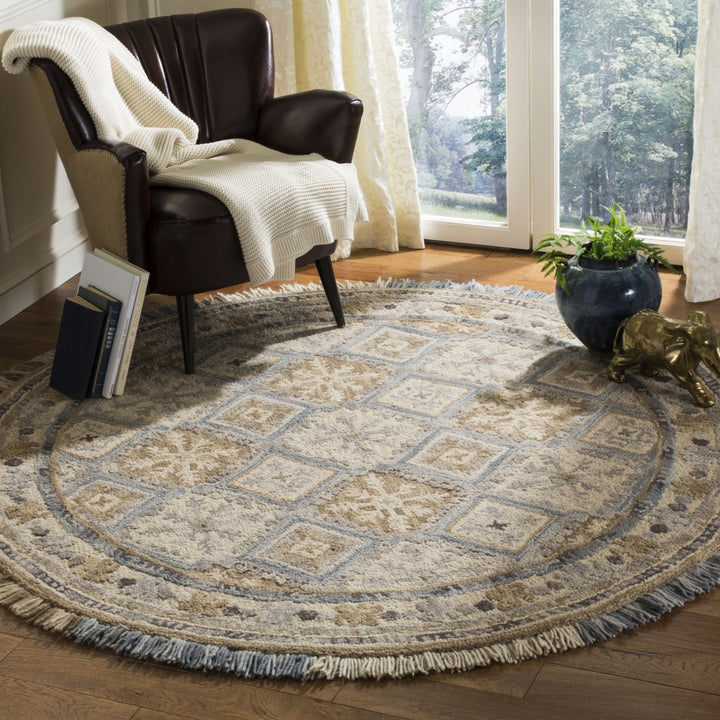 SAFAVIEH Blossom BLM421A Handmade Beige / Light Blue Rug Image 2