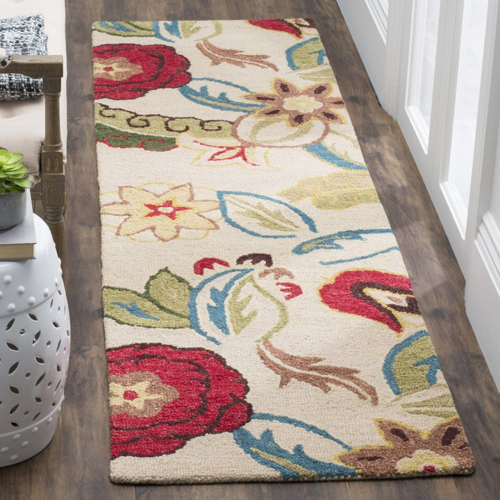 SAFAVIEH Blossom BLM671A Hand-hooked Beige / Multi Rug Image 3