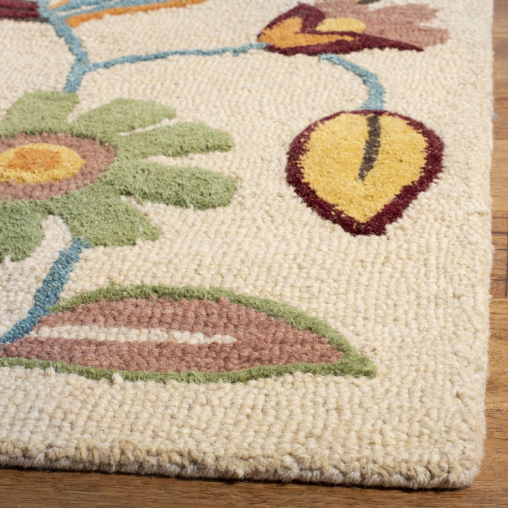 SAFAVIEH Blossom BLM677A Hand-hooked Beige / Multi Rug Image 7