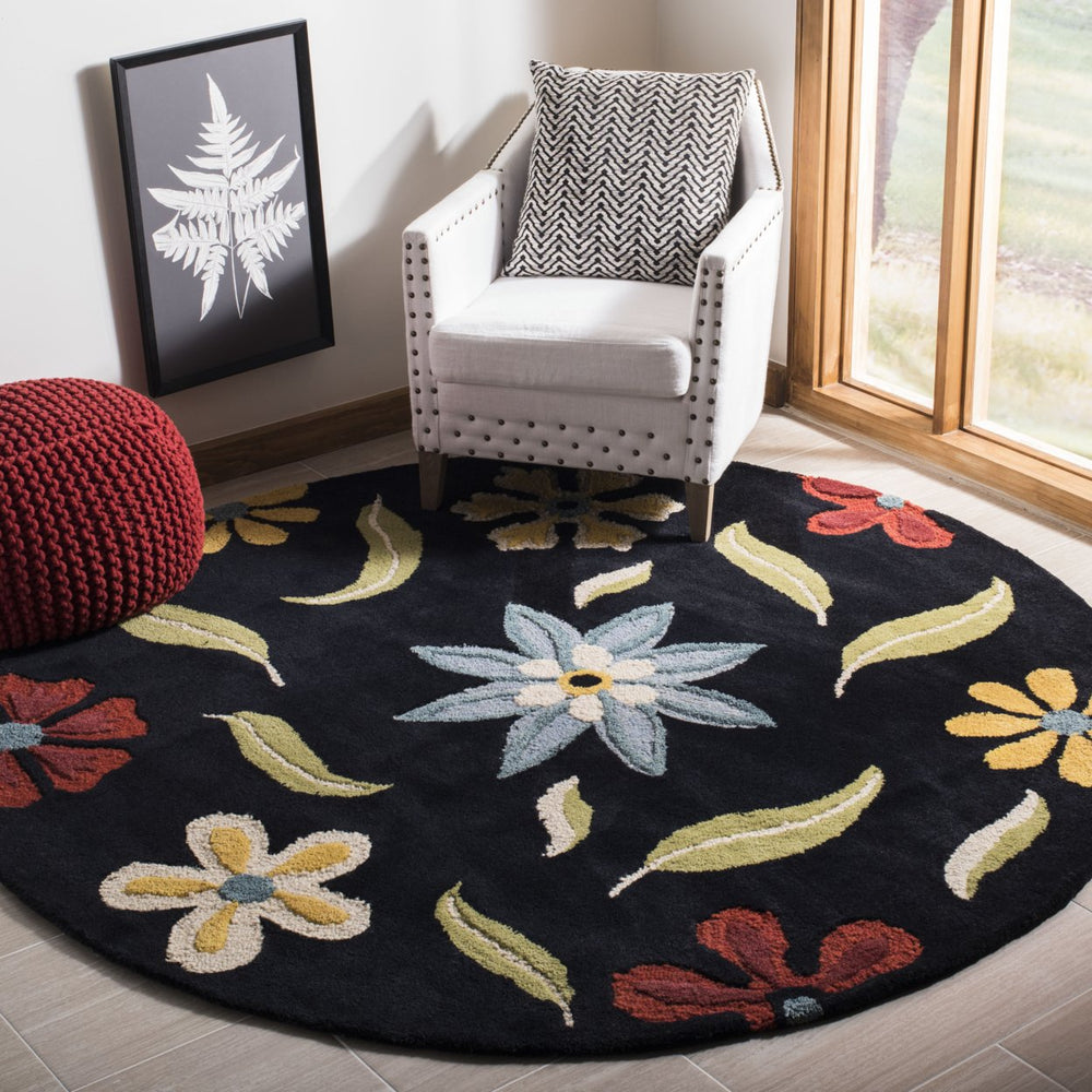 SAFAVIEH Blossom BLM678B Hand-hooked Black / Multi Rug Image 2