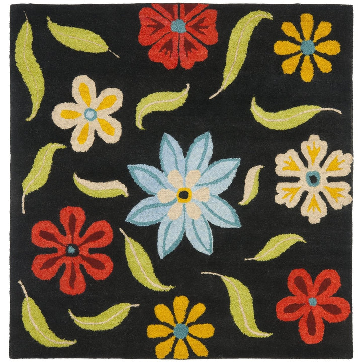 SAFAVIEH Blossom BLM678B Hand-hooked Black / Multi Rug Image 6