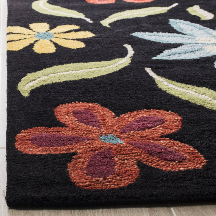 SAFAVIEH Blossom BLM678B Hand-hooked Black / Multi Rug Image 7