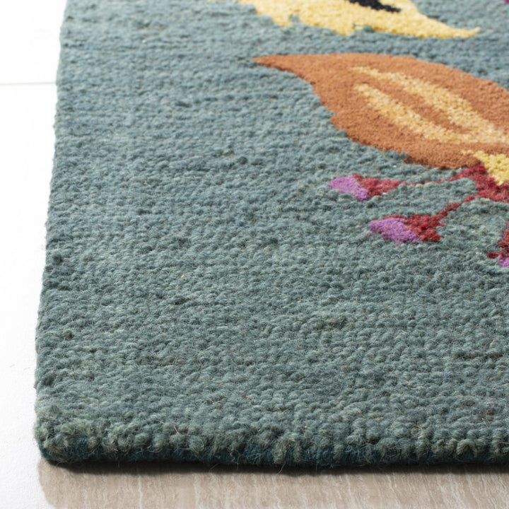 SAFAVIEH Blossom BLM679A Hand-hooked Blue / Multi Rug Image 7