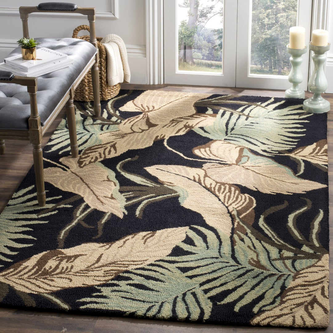 SAFAVIEH Blossom BLM864A Hand-hooked Black / Multi Rug Image 1