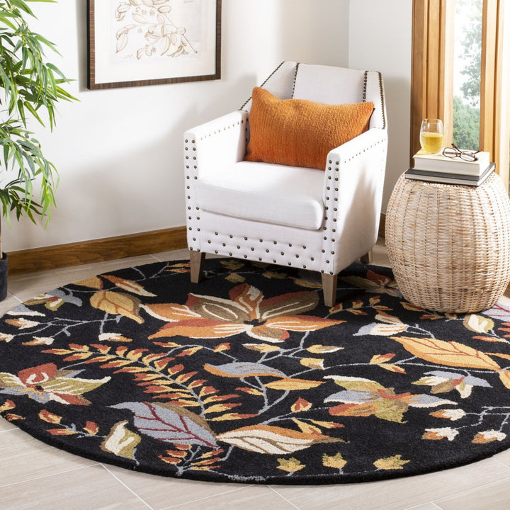 SAFAVIEH Blossom BLM913B Hand-hooked Black / Multi Rug Image 2