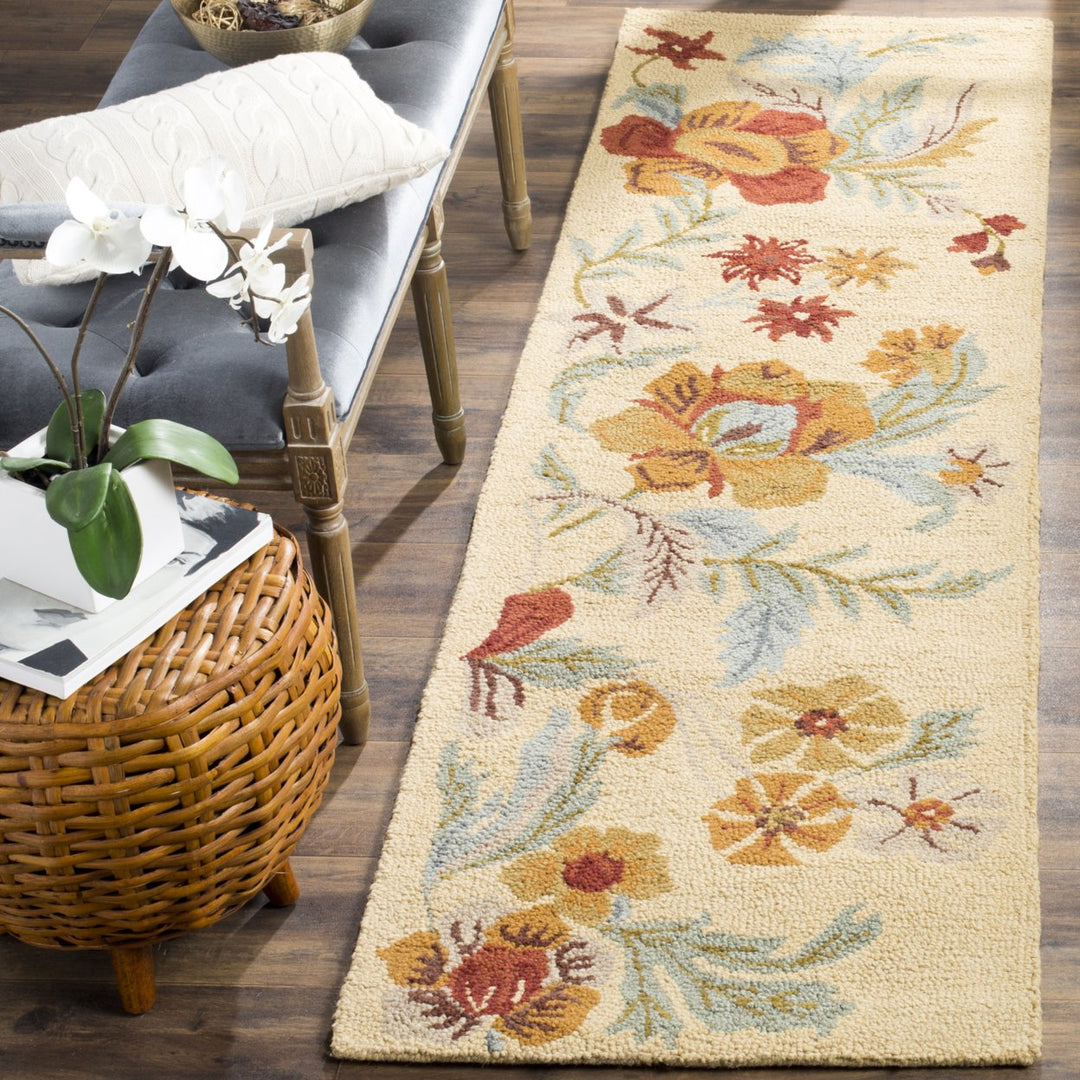 SAFAVIEH Blossom BLM915B Hand-hooked Beige / Multi Rug Image 3