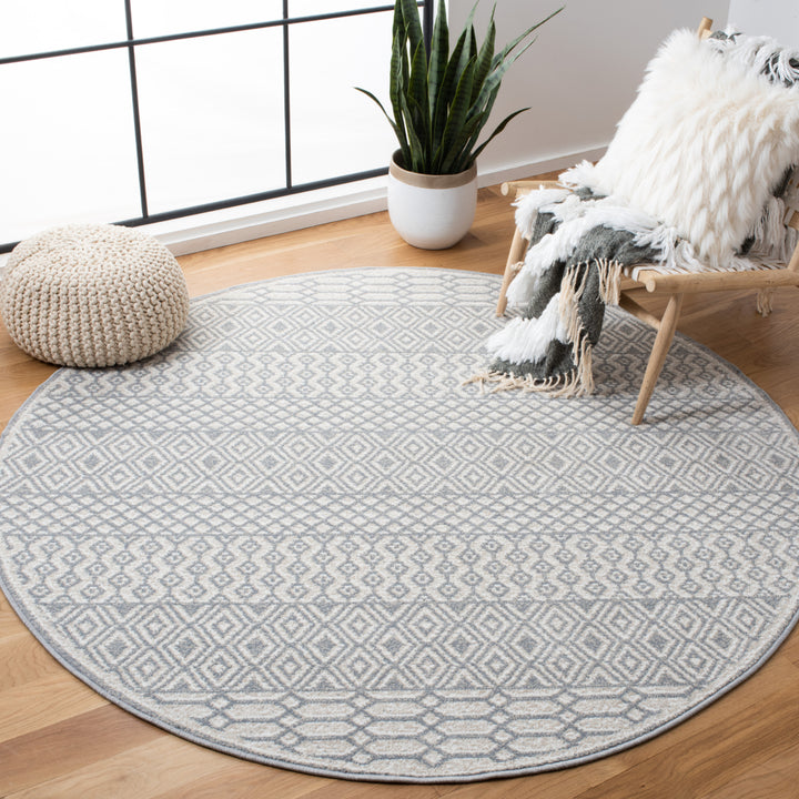 SAFAVIEH Belmont Collection BMT132A Ivory / Grey Rug Image 2