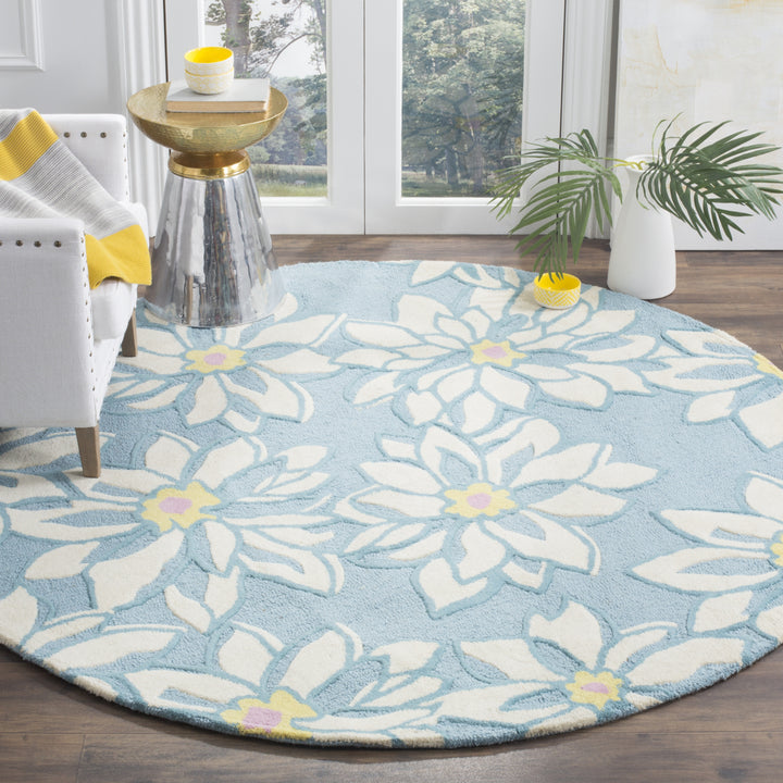 SAFAVIEH Blossom BLM924A Light Blue / Ivory Rug Image 2