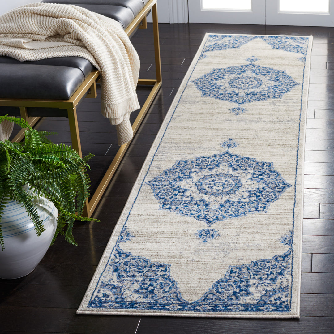 SAFAVIEH Brentwood Collection BNT802D Ivory / Navy Rug Image 3