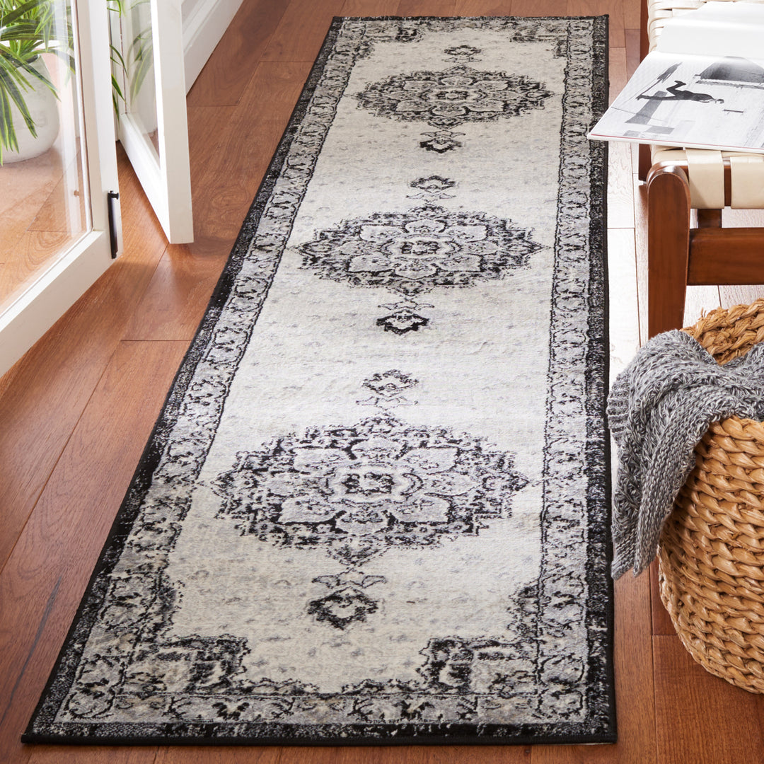 SAFAVIEH Brentwood Collection BNT826Z Black / Ivory Rug Image 3