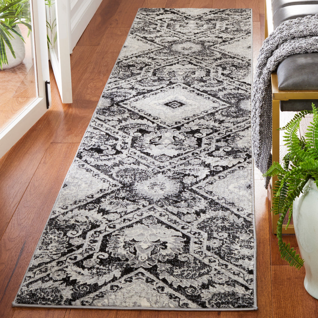 SAFAVIEH Brentwood Collection BNT827Z Black / Ivory Rug Image 3