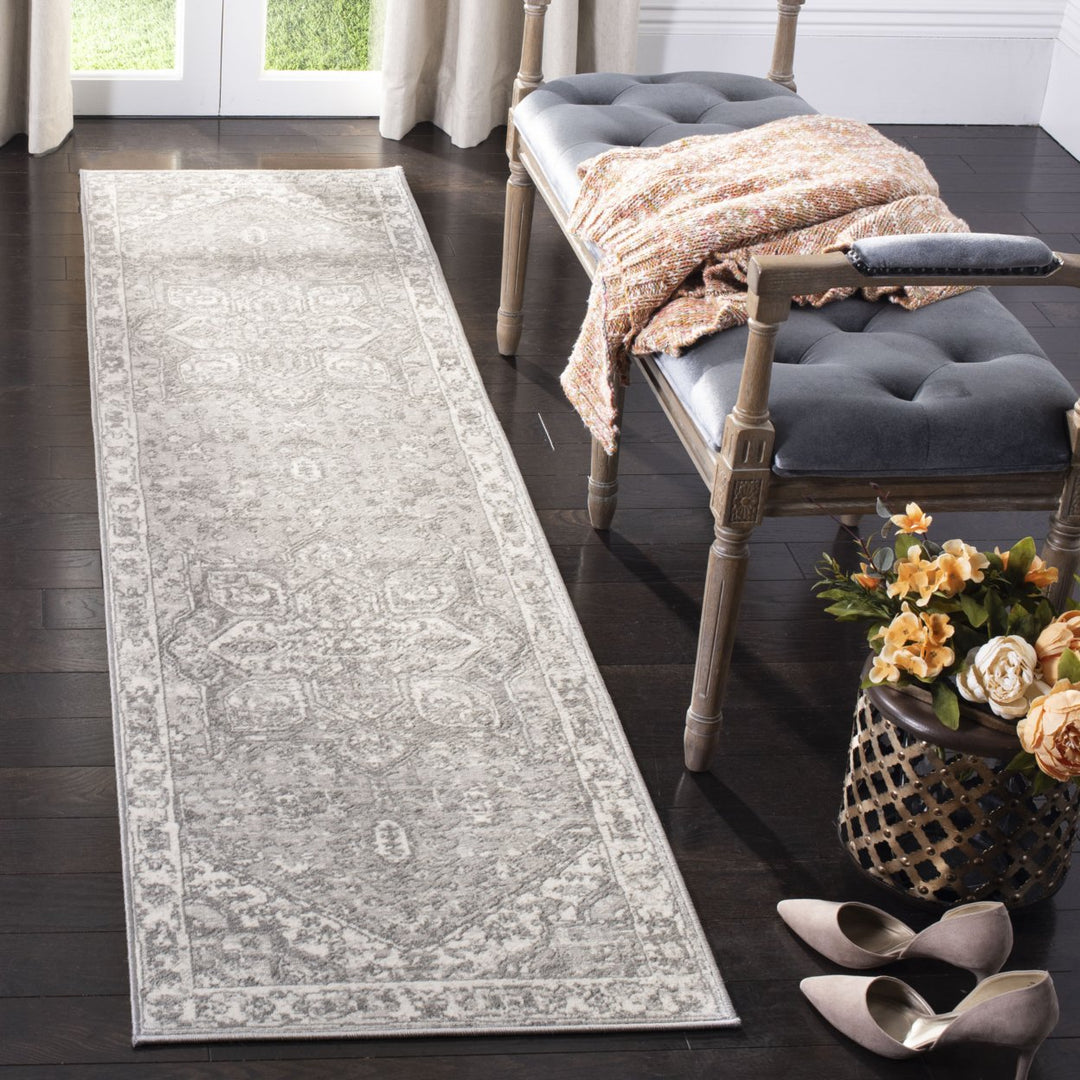 SAFAVIEH Brentwood Collection BNT852B Cream / Grey Rug Image 3