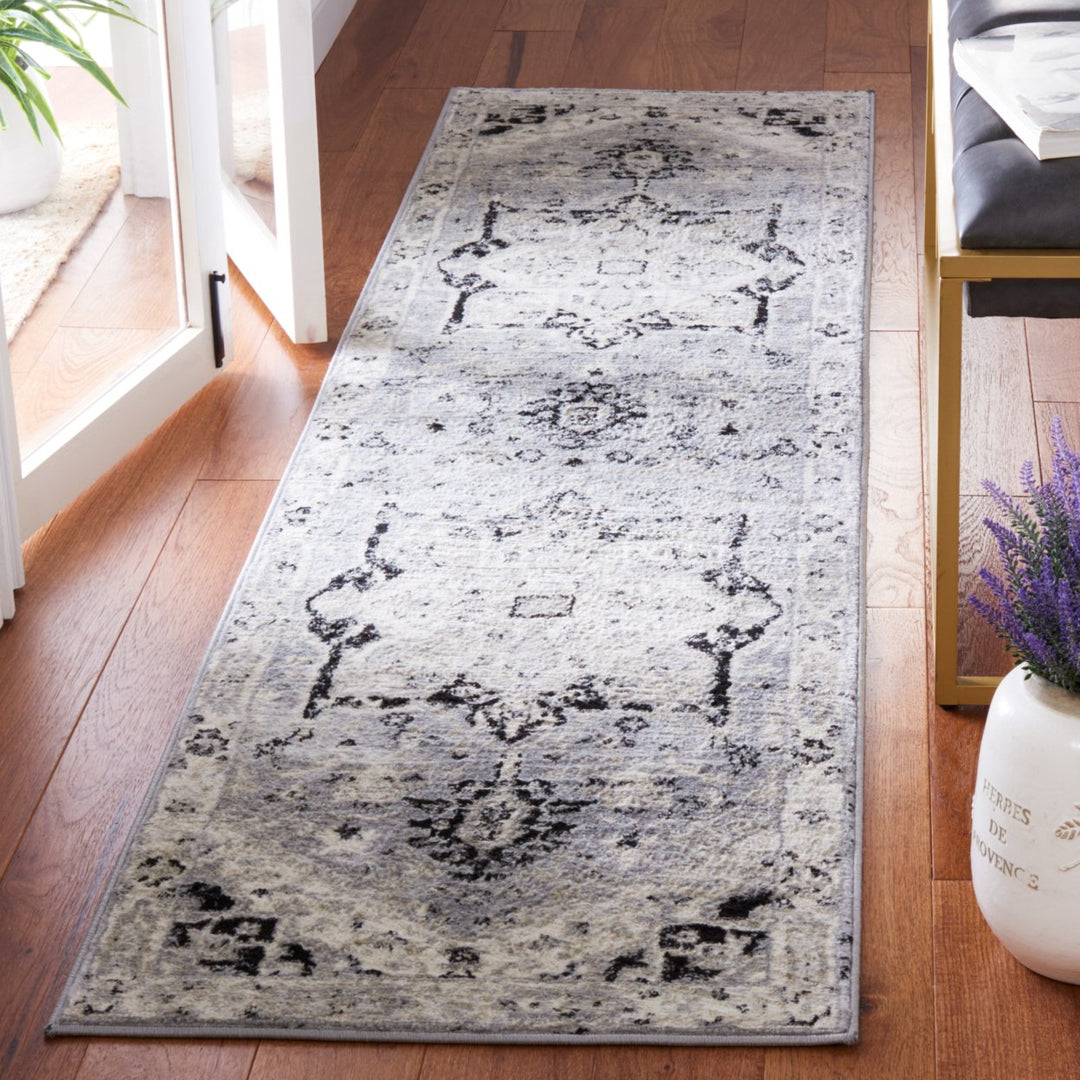 SAFAVIEH Brentwood Collection BNT852H Silver / Black Rug Image 2