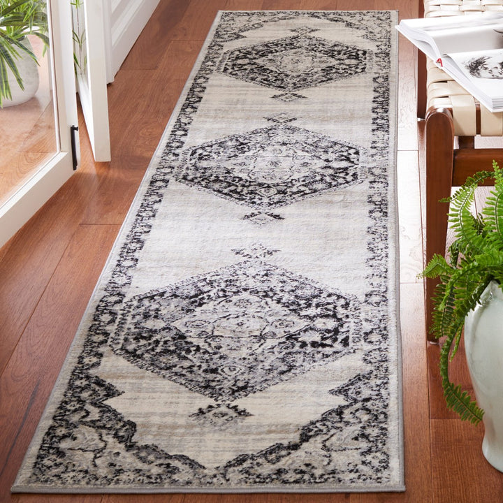 SAFAVIEH Brentwood Collection BNT871Z Black / Ivory Rug Image 2