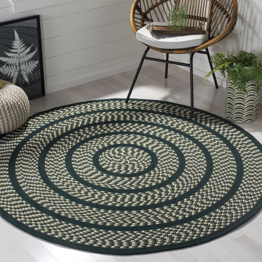 SAFAVIEH Braided BRD401B Handwoven Ivory /Dark Green Rug Image 2