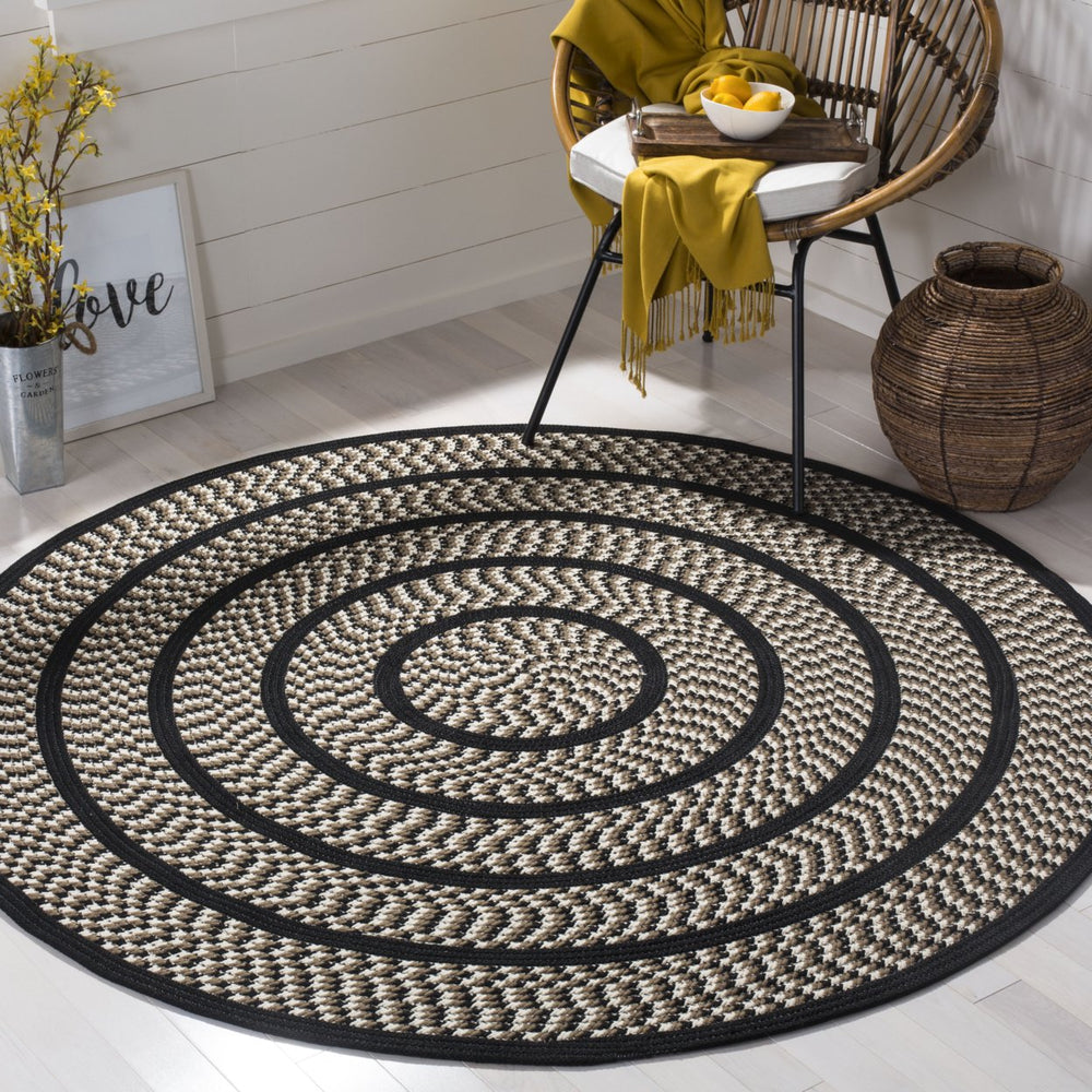 SAFAVIEH Braided BRD401C Handwoven Ivory / Black Rug Image 2