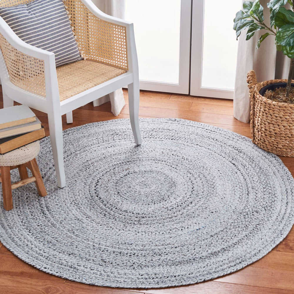 SAFAVIEH Braided Collection BRD851G Handwoven Silver Rug Image 2