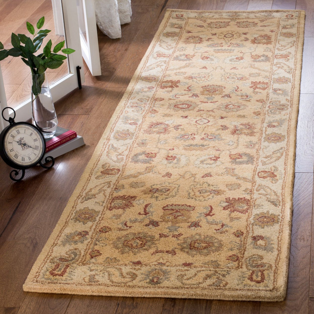 SAFAVIEH Bergama BRG136A Handmade Taupe / Ivory Rug Image 3