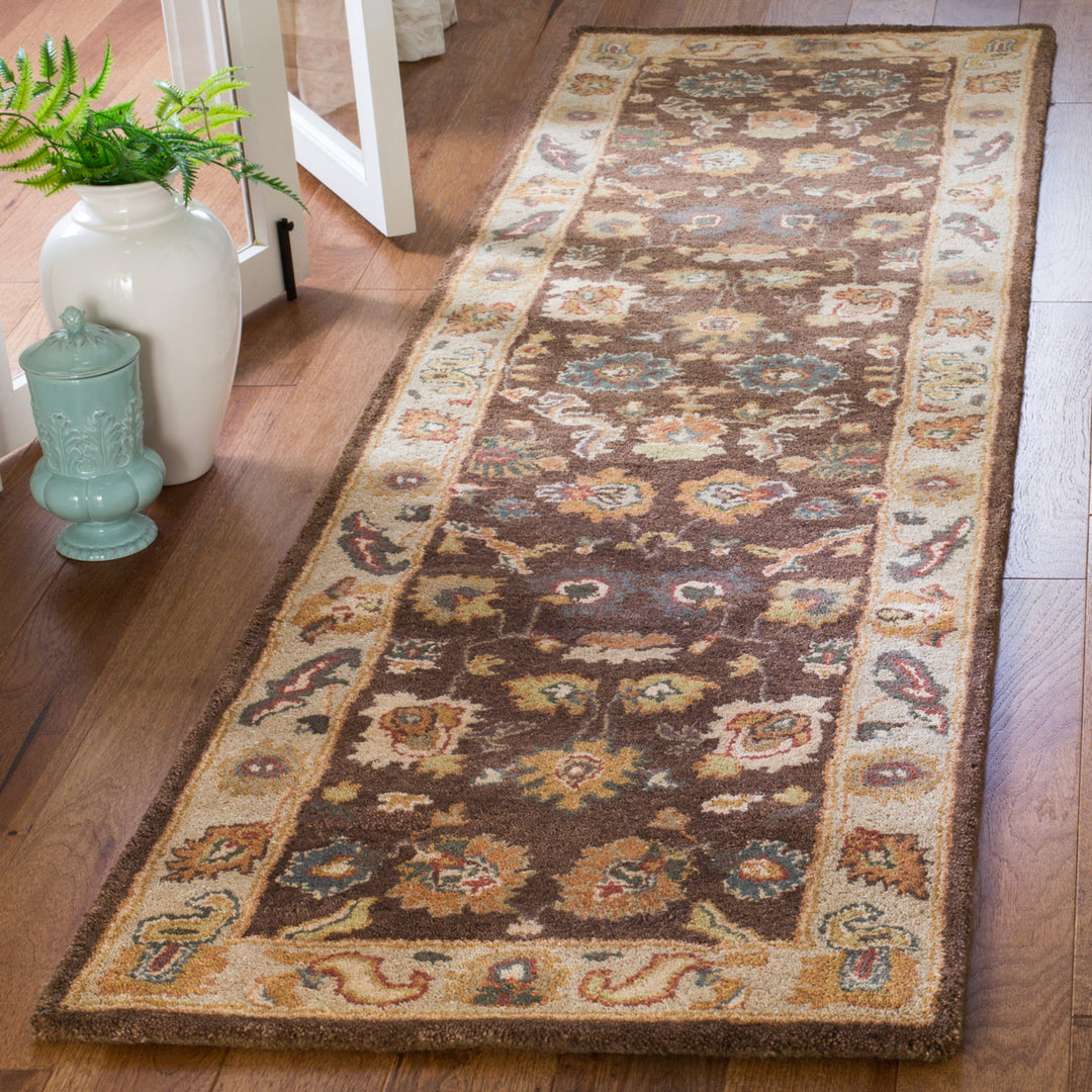 SAFAVIEH Bergama BRG136B Handmade Brown / Ivory Rug Image 3