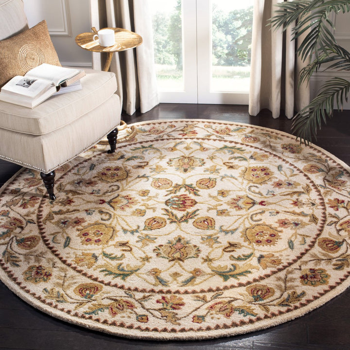 SAFAVIEH Bergama BRG161B Handmade Ivory / Ivory Rug Image 8