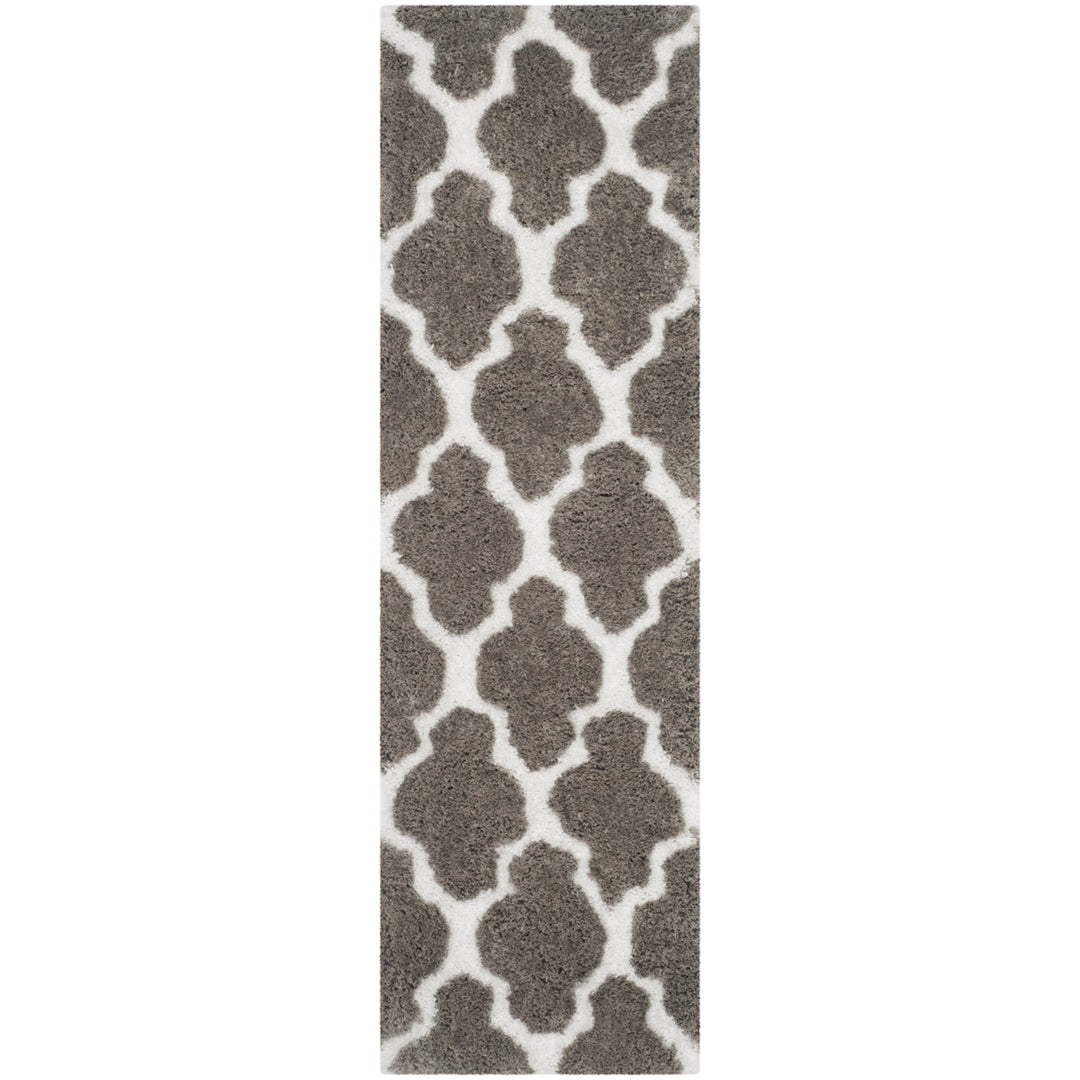 SAFAVIEH Barcelona Shag BSG319B Silver / Ivory Rug Image 5