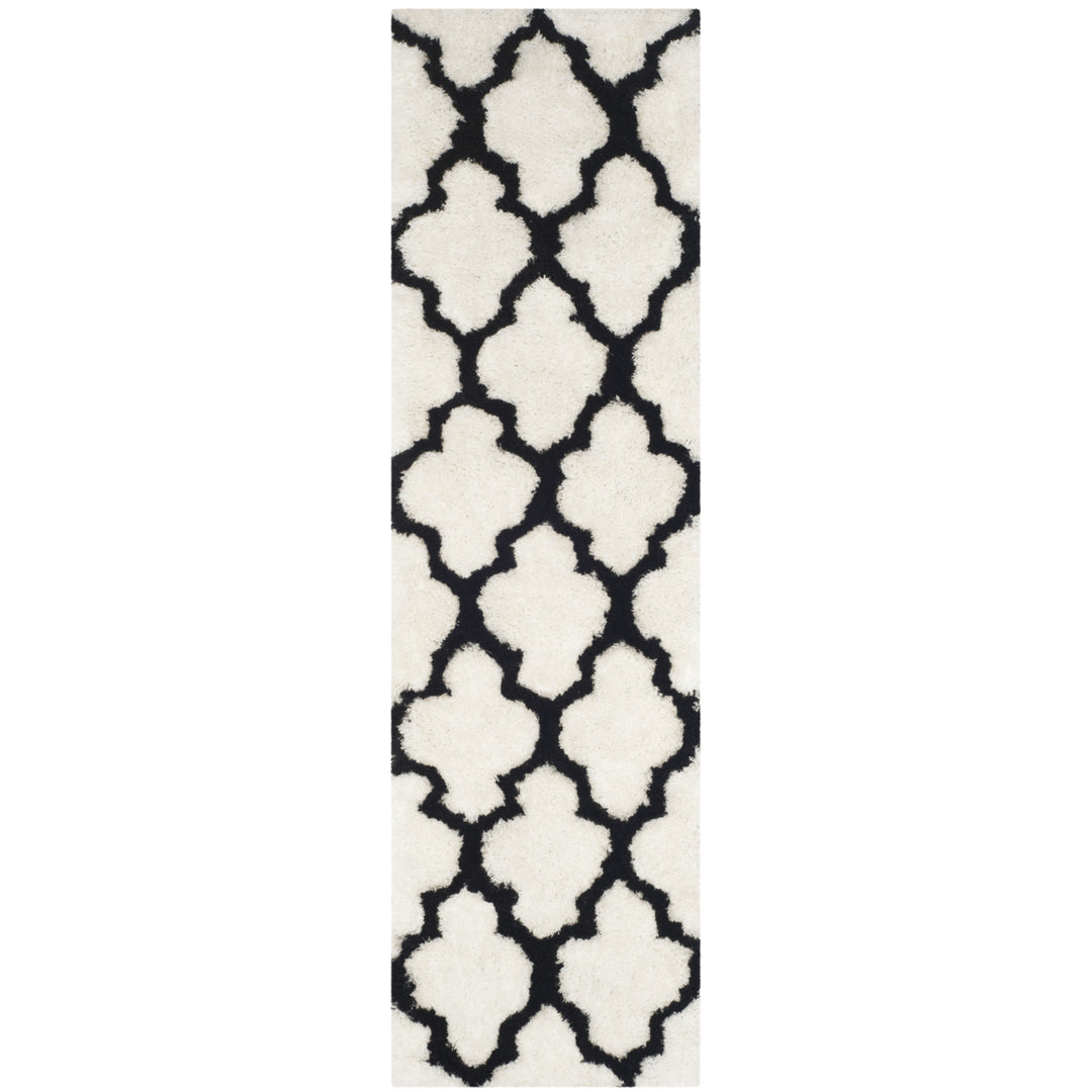 SAFAVIEH Barcelona Shag BSG319C Handmade Ivory /Black Rug Image 5