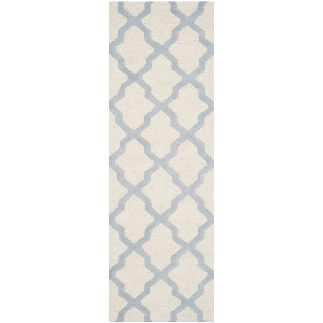 SAFAVIEH Cambridge CAM121F Ivory / Light Blue Rug Image 5