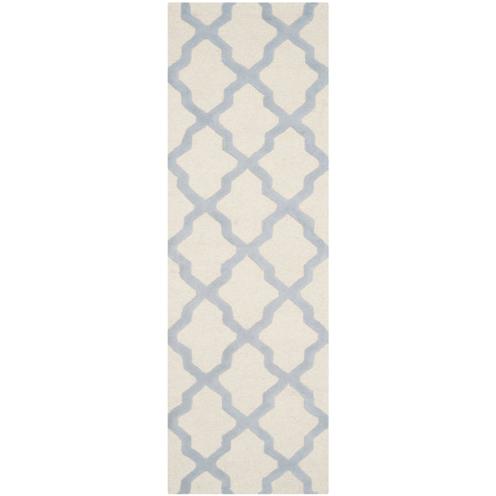 SAFAVIEH Cambridge CAM121F Ivory / Light Blue Rug Image 5