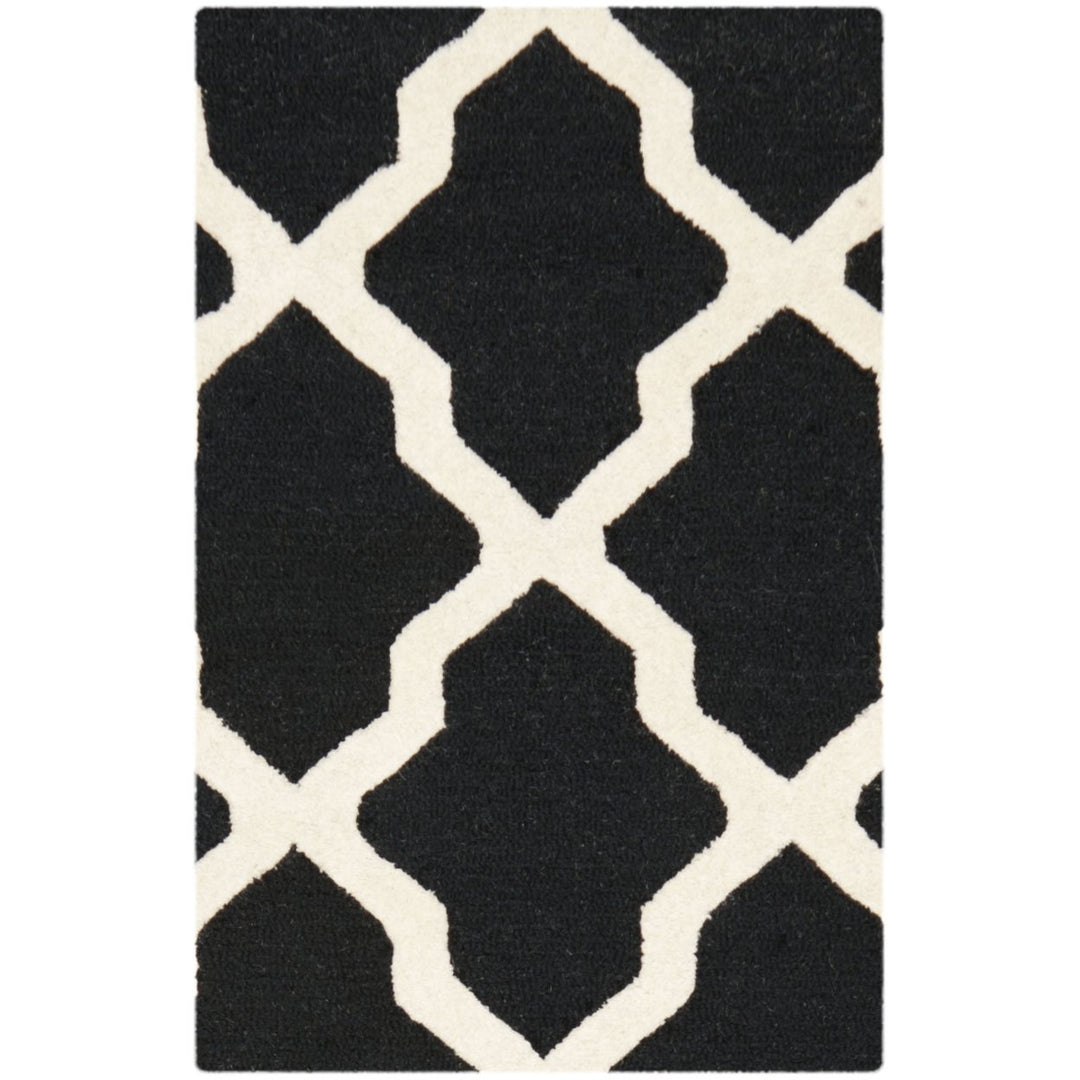 SAFAVIEH Cambridge CAM121E Handmade Black / Ivory Rug Image 1