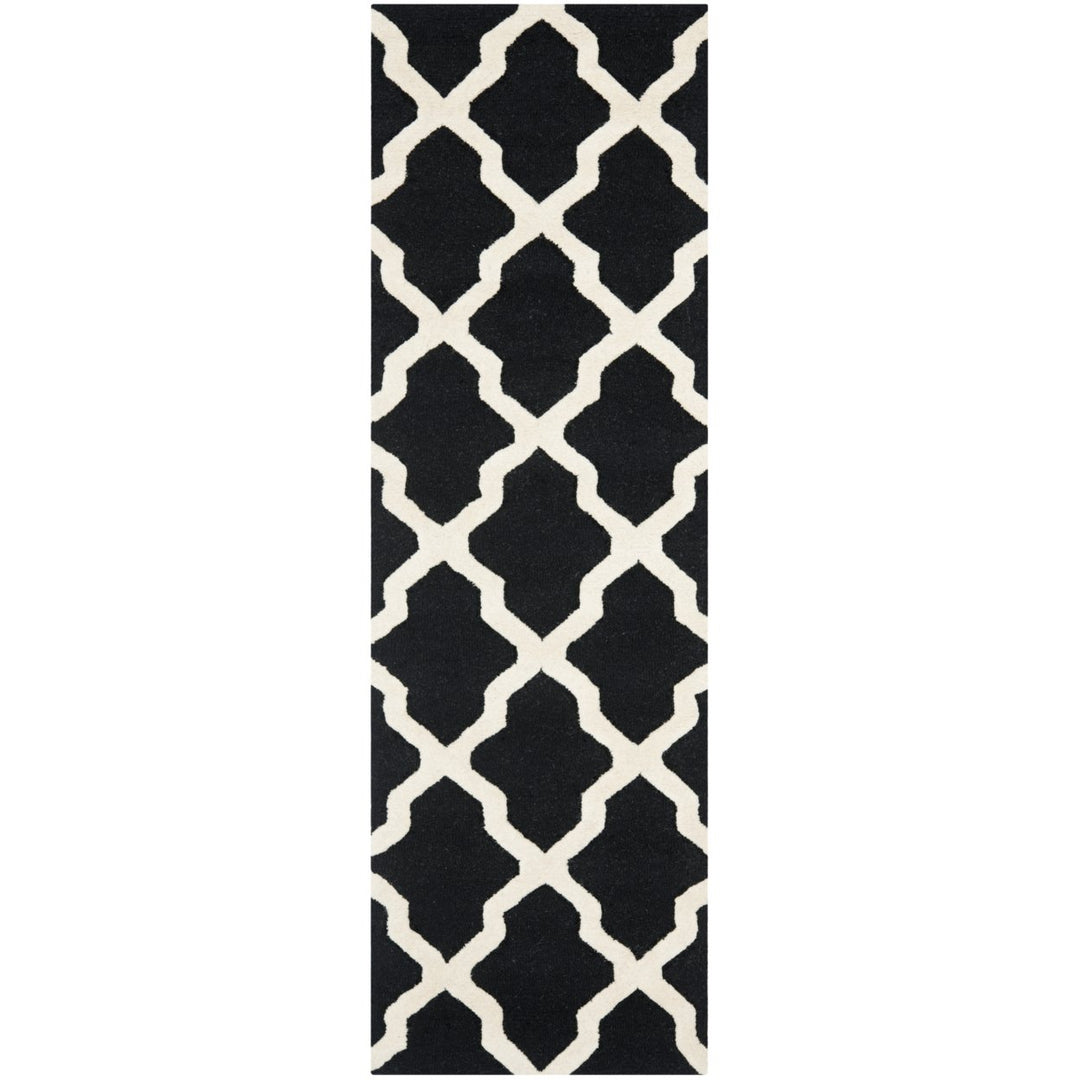 SAFAVIEH Cambridge CAM121E Handmade Black / Ivory Rug Image 4