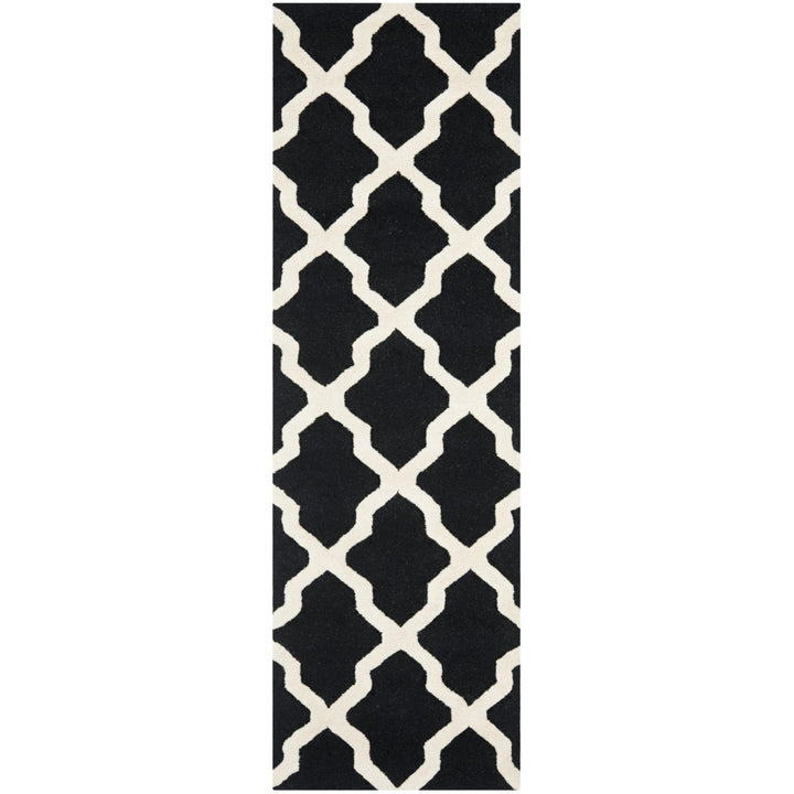 SAFAVIEH Cambridge CAM121E Handmade Black / Ivory Rug Image 4