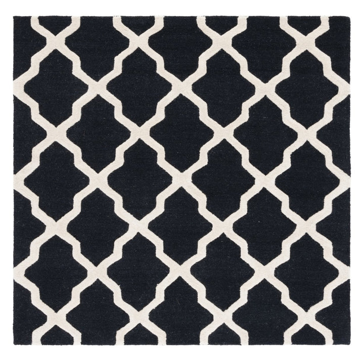 SAFAVIEH Cambridge CAM121E Handmade Black / Ivory Rug Image 1