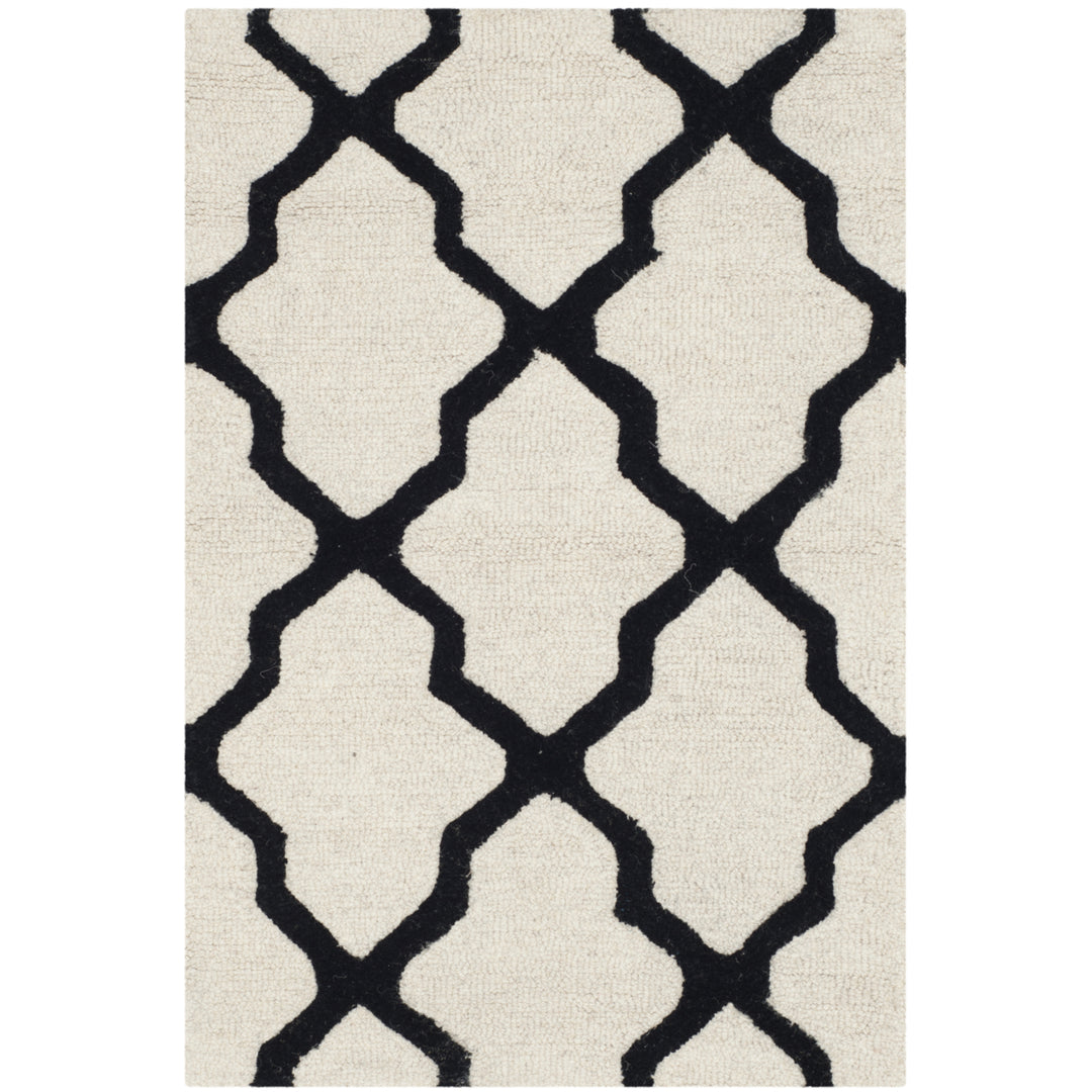 SAFAVIEH Cambridge CAM121W Handmade Ivory / Black Rug Image 3