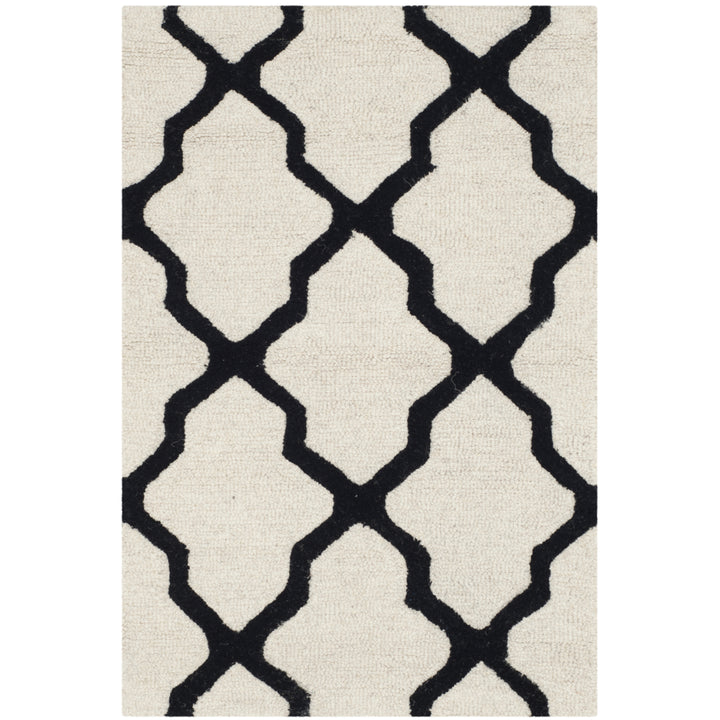 SAFAVIEH Cambridge CAM121W Handmade Ivory / Black Rug Image 3