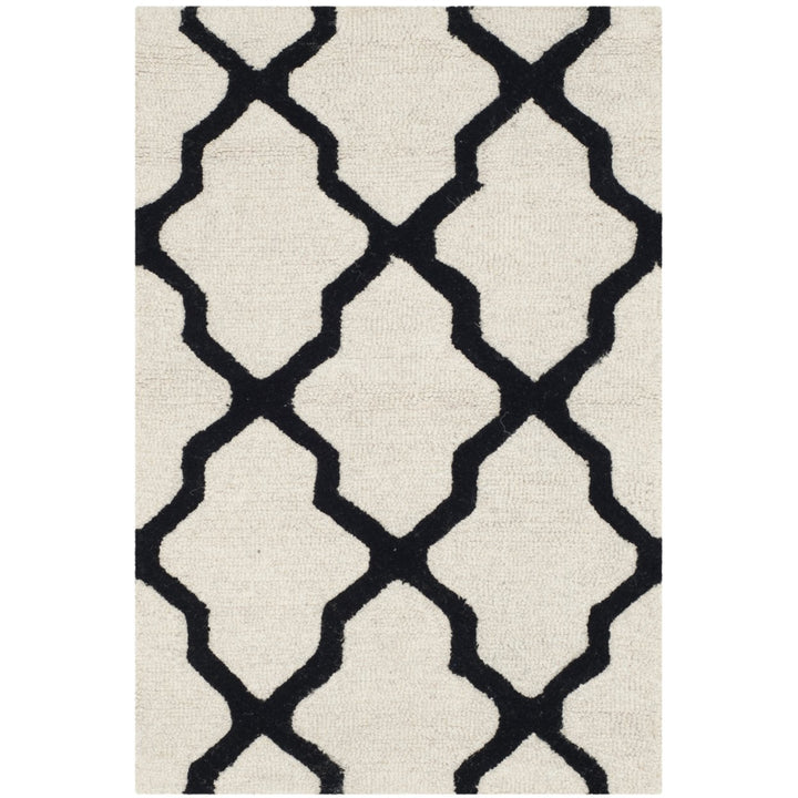 SAFAVIEH Cambridge CAM121W Handmade Ivory / Black Rug Image 1