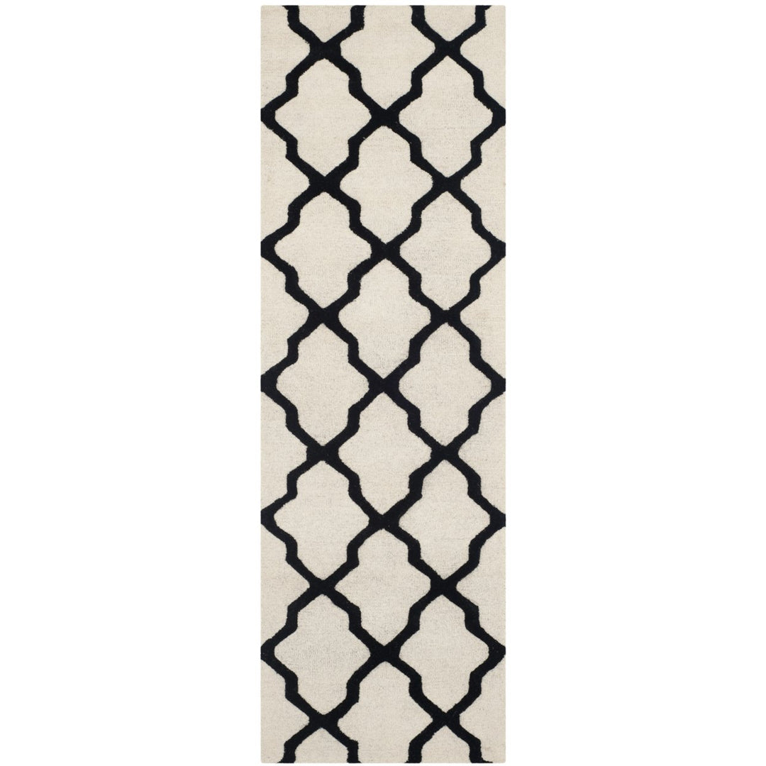 SAFAVIEH Cambridge CAM121W Handmade Ivory / Black Rug Image 1