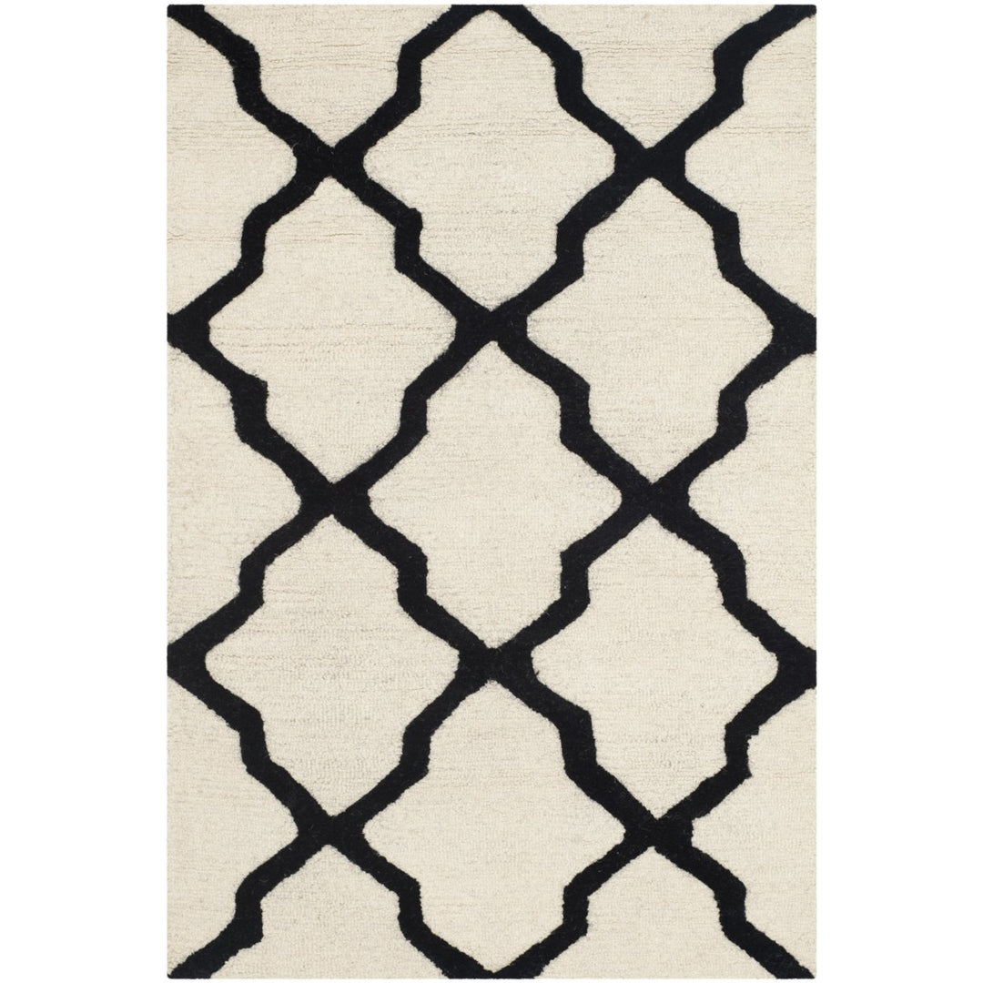 SAFAVIEH Cambridge CAM121W Handmade Ivory / Black Rug Image 1