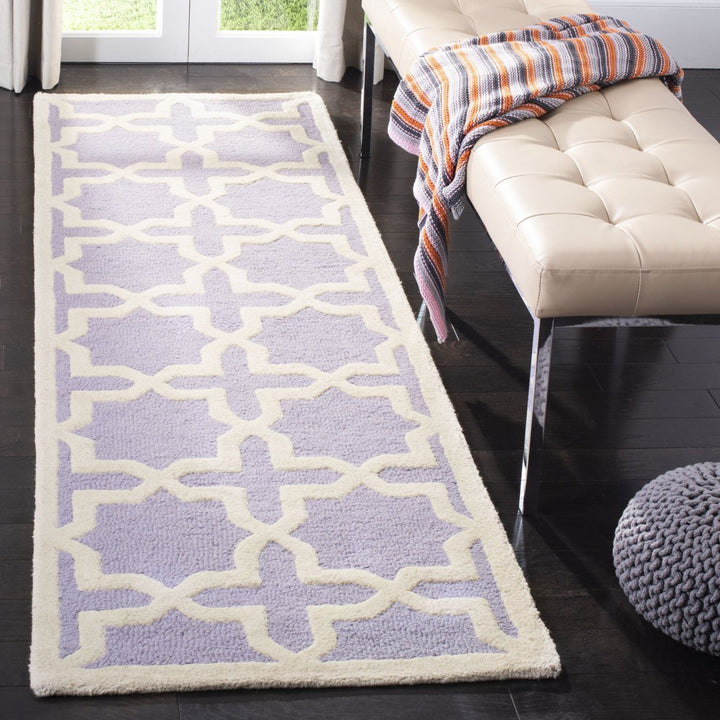 SAFAVIEH Cambridge CAM125C Lavender / Ivory Rug Image 3