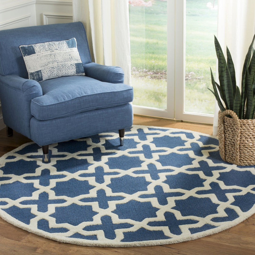 SAFAVIEH Cambridge CAM125G Navy Blue / Ivory Rug Image 2