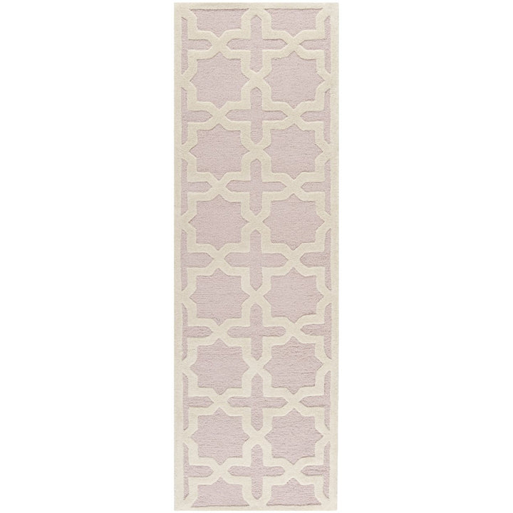 SAFAVIEH Cambridge CAM125M Light Pink / Ivory Rug Image 1