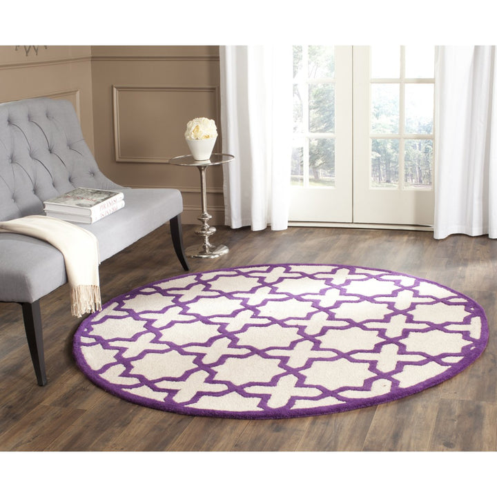 SAFAVIEH Cambridge CAM125V Handmade Ivory /Purple Rug Image 2