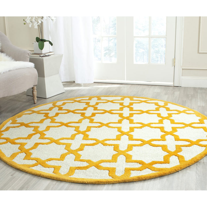 SAFAVIEH Cambridge CAM125U Handmade Ivory / Gold Rug Image 2