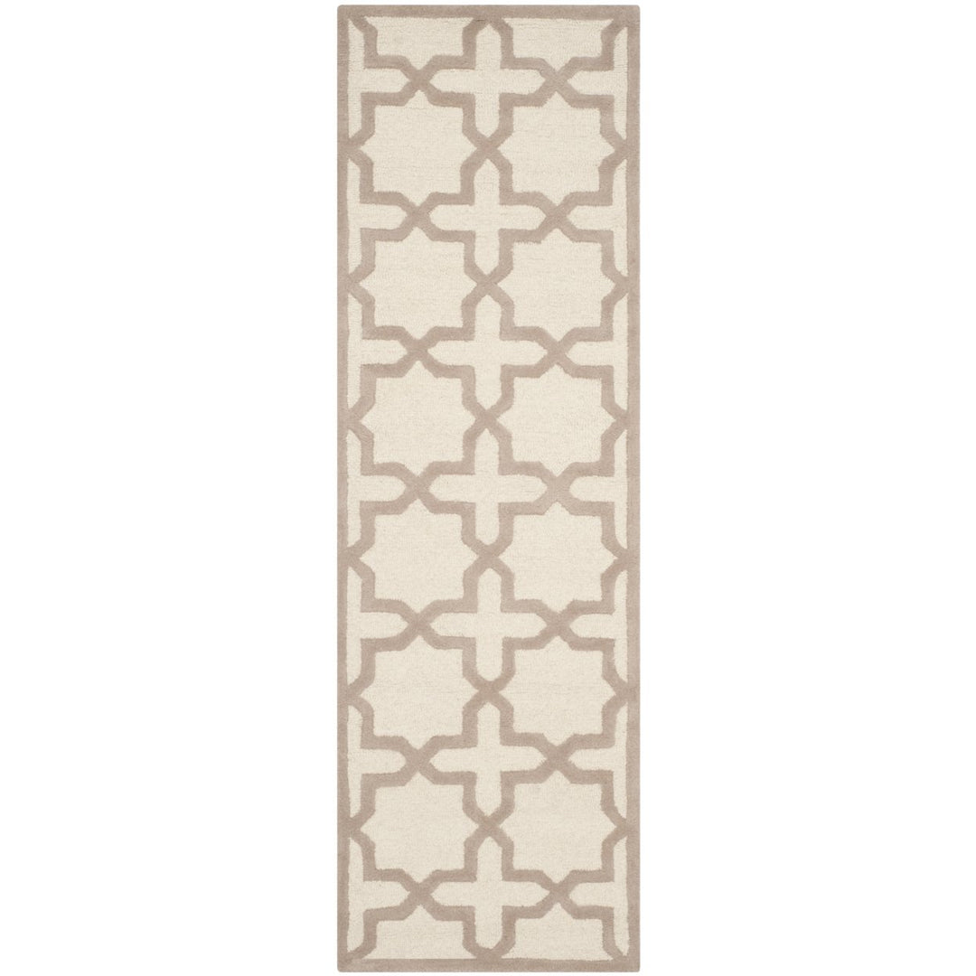 SAFAVIEH Cambridge CAM125P Handmade Ivory / Beige Rug Image 1